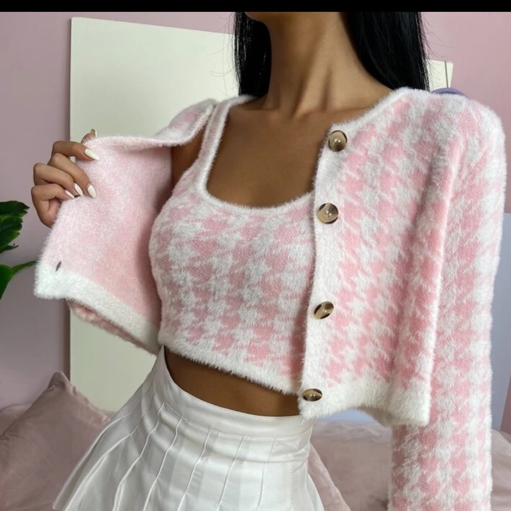 Fuzzy cropped tank and sweater 🎀